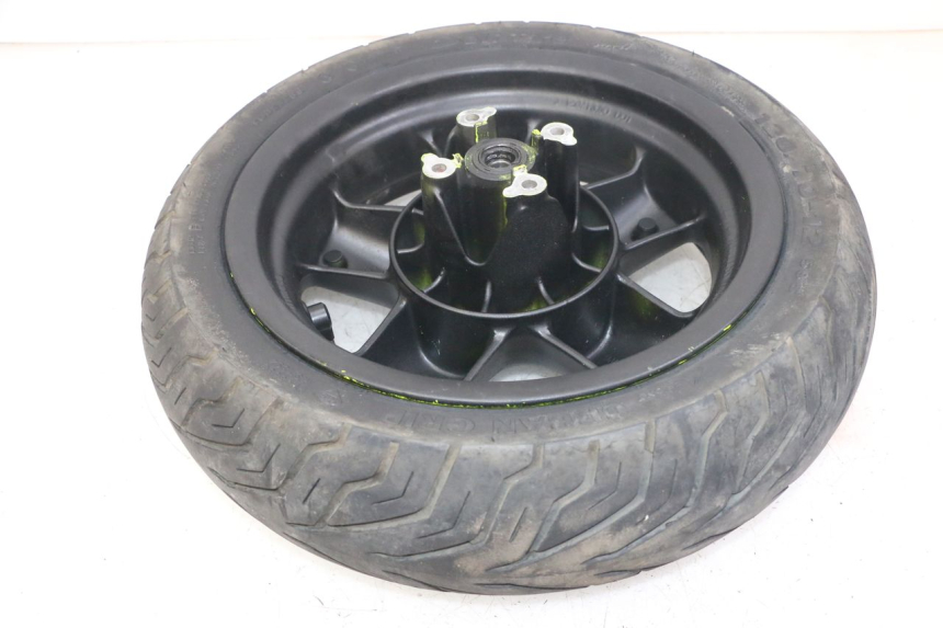 photo de CERCHIO ANTERIORE E PNEUMATICO YAMAHA YP MAJESTY 125 (2002 - 2006) - Primo piano tecnico