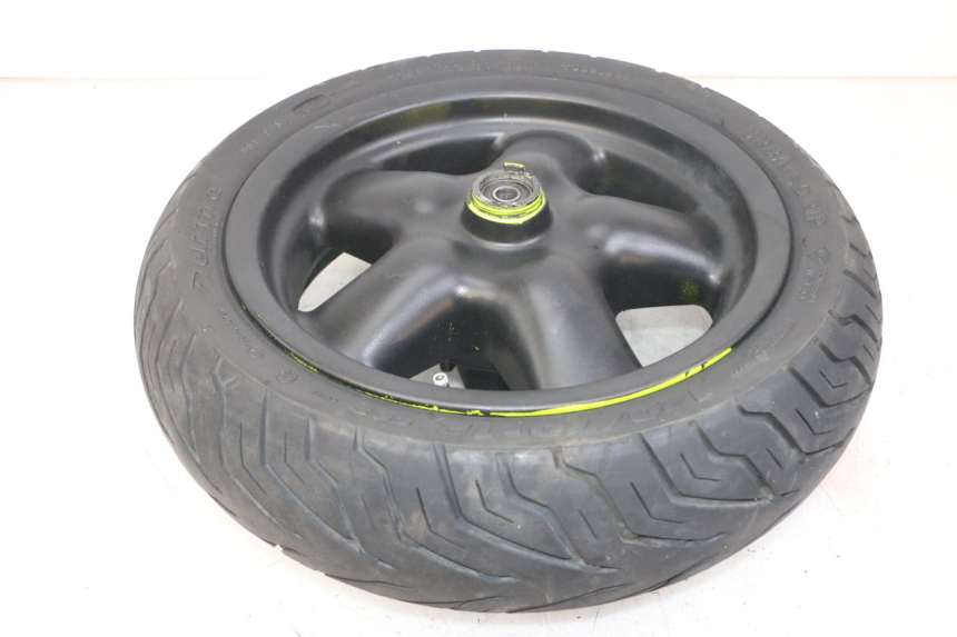 photo de CERCHIO ANTERIORE E PNEUMATICO YAMAHA YP MAJESTY 125 (2002 - 2006) - Dettagli dei punti di fissaggio