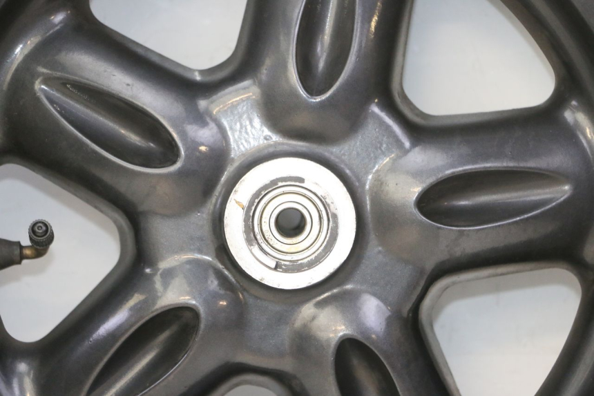 photo de CERCHIO ANTERIORE E PNEUMATICO YAMAHA YP MAJESTY 125 (2007 - 2010) - Angolazione alternativa