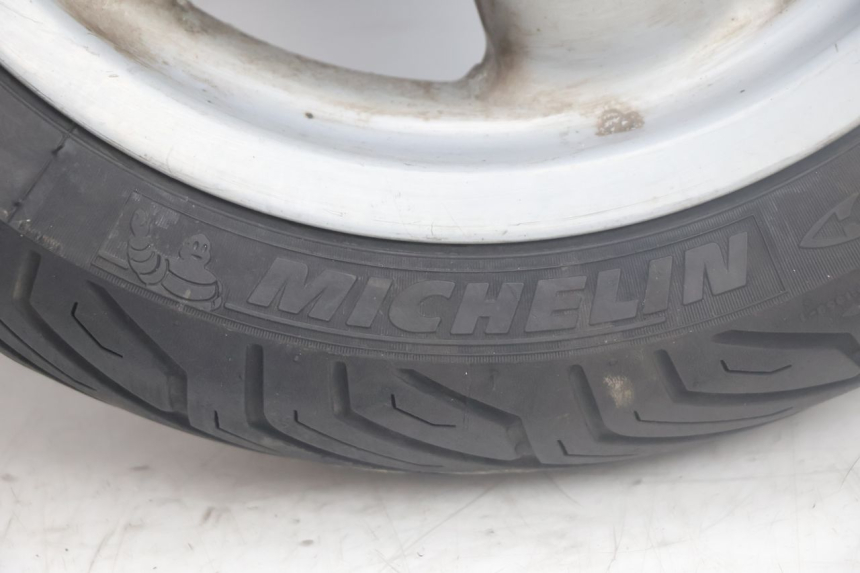 photo de CERCHIO ANTERIORE E PNEUMATICO YAMAHA YP MAJESTY 125 (2002 - 2006) - Focus sulla struttura