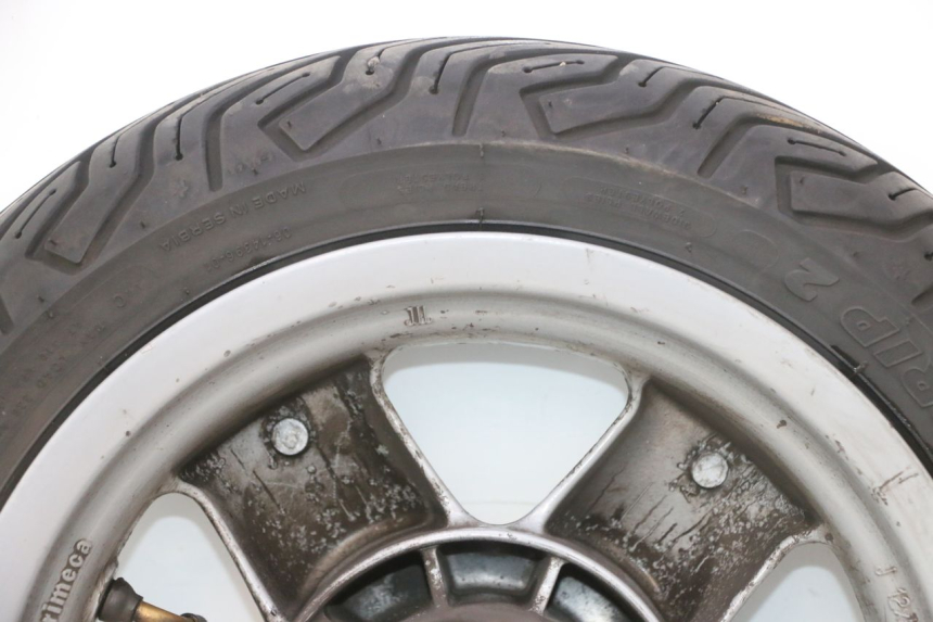 photo de CERCHIO ANTERIORE E PNEUMATICO YAMAHA YP MAJESTY 125 (1998 - 2001) - Caratteristiche distintive