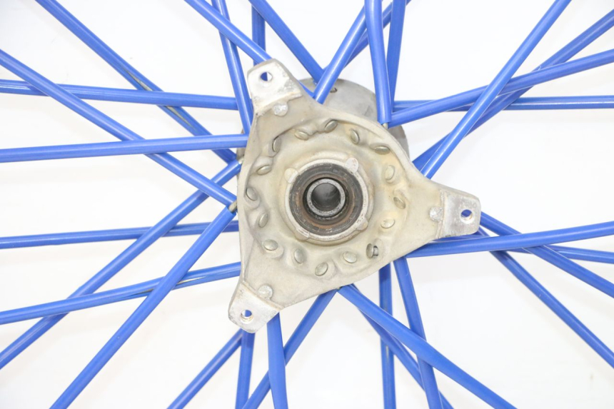 photo de CERCHIO ANTERIORE E PNEUMATICO YAMAHA YZ 85 (2002 - 2018) - Angolazione alternativa