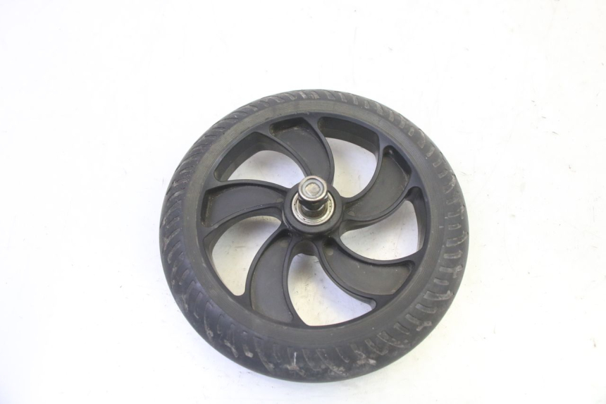 photo de CERCHIO ANTERIORE E PNEUMATICO MOOVWAY Z8 1 - Altra angolazione