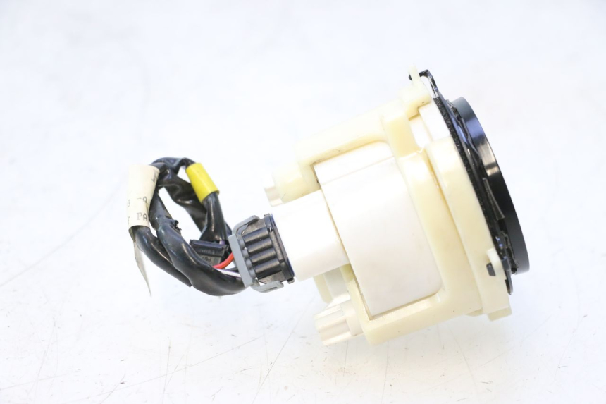 photo de INDICATORE BATTERIA HARLEY DAVIDSON ROAD GLIDE FLTRXSE 1920 (2018 - 2022) - Dettagli dei punti di fissaggio