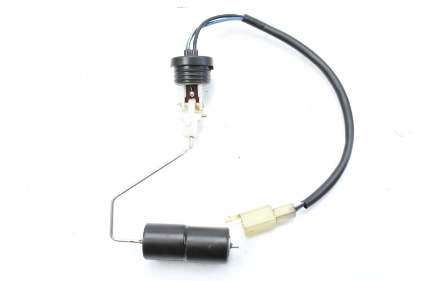 photo de INDICATORE LIVELLO CARBURANTE SUZUKI CP 80 (1985 - 1996) - Primo piano tecnico