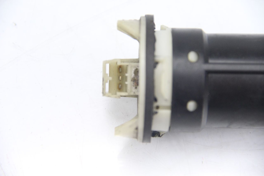 photo de Livello serbatoio carburante PEUGEOT ELYSTAR 125 (2002 - 2007) - Zoom sullo stato d'uso
