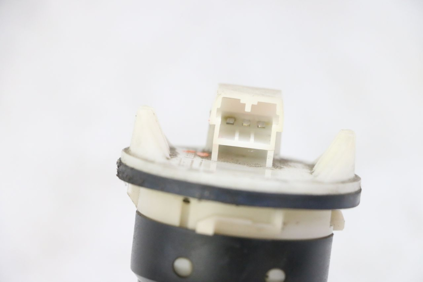 photo de Livello serbatoio carburante PEUGEOT ELYSTAR 125 (2002 - 2007) - Altra angolazione