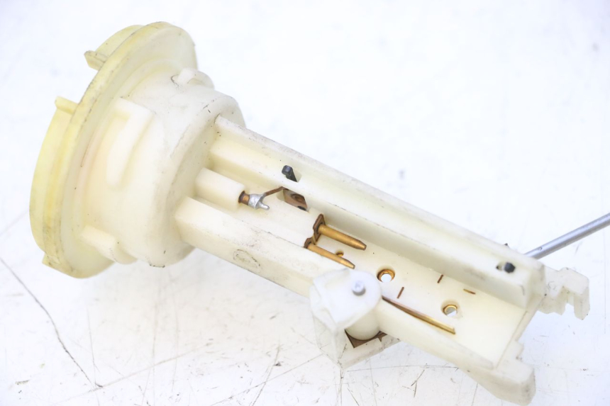 photo de INDICATORE LIVELLO CARBURANTE PEUGEOT ELYSTAR 50 (2002 - 2014) - Zoom sullo stato d'uso
