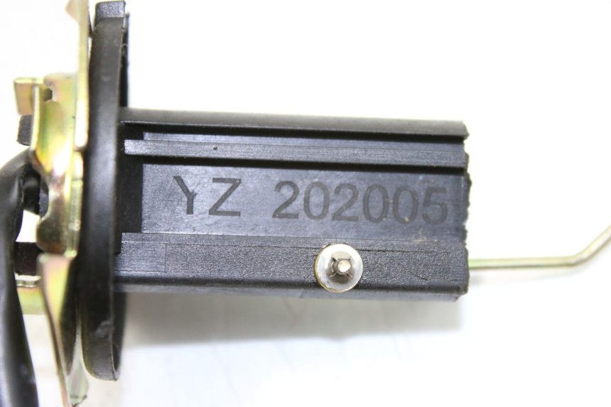 photo de INDICATORE LIVELLO CARBURANTE JM MOTORS EVOLIS 4T 50 (2018 - 2022) - Stato della superficie e materiale