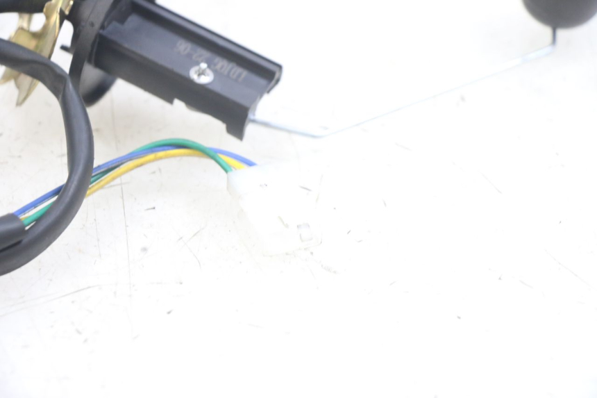 photo de INDICATORE LIVELLO CARBURANTE JM MOTORS EVOLIS 4T 50 (2018 - 2022) - Altra angolazione