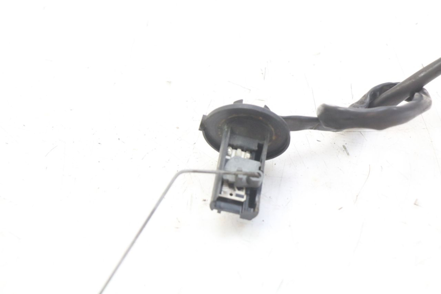 photo de INDICATORE LIVELLO CARBURANTE HONDA FES PANTHEON 2T 125 (1998 - 2002) - Altra angolazione