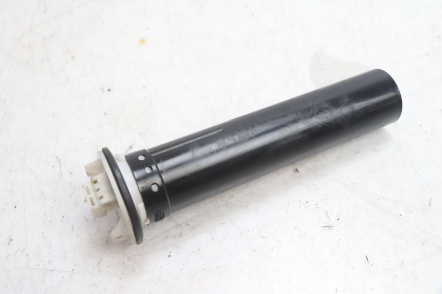 photo de INDICATORE LIVELLO CARBURANTE PIAGGIO FLY 2T 50 (2004 - 2017) - Altra angolazione