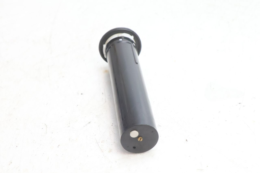 photo de INDICATORE LIVELLO CARBURANTE PIAGGIO FLY 2T 50 (2004 - 2017) - Primo piano tecnico