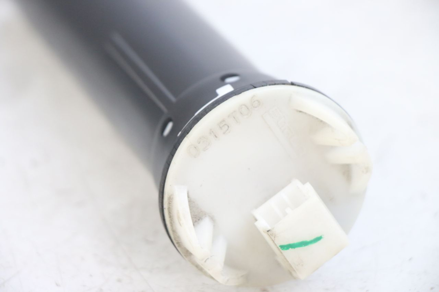 photo de INDICATORE LIVELLO CARBURANTE PIAGGIO FLY 125 (2005 - 2012) - Zoom sullo stato d'uso