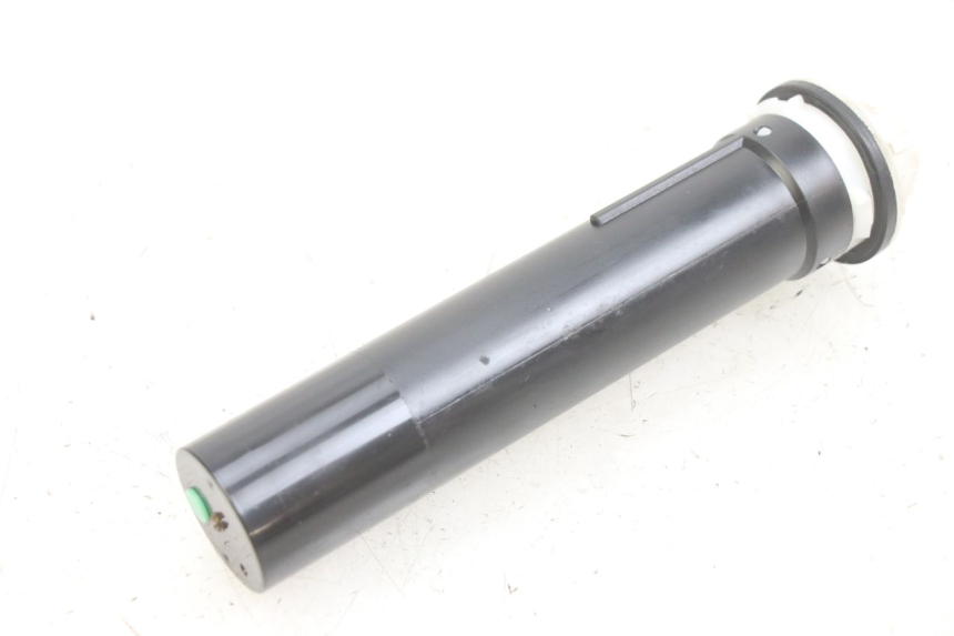 photo de INDICATORE LIVELLO CARBURANTE PIAGGIO FLY 125 (2005 - 2012) - Primo piano tecnico