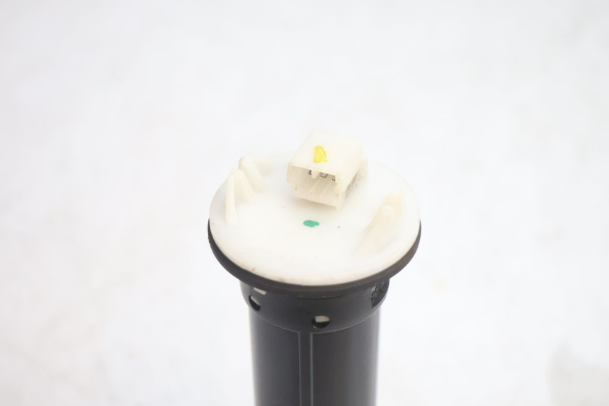 photo de INDICATORE LIVELLO CARBURANTE GILERA GP 800 (2007 - 2013) - Zoom sullo stato d'uso