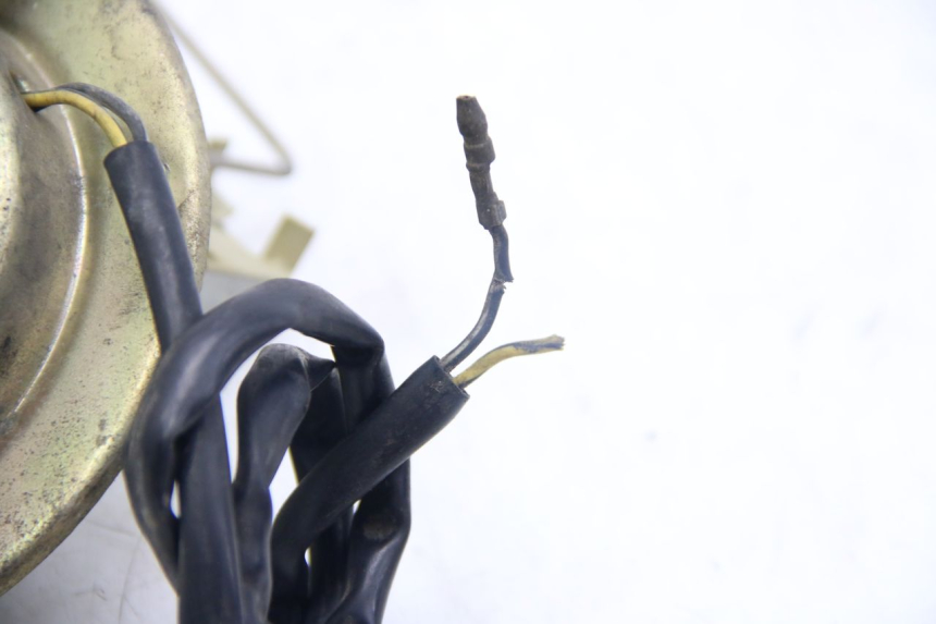 photo de SERBATOIO GALLEGGIANTE SUZUKI GSX F GSXF 750 (1988 - 1998) - Altra angolazione