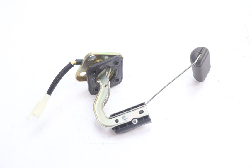 photo de INDICATORE LIVELLO CARBURANTE PEUGEOT KISBEE 2T 50 (2010 - 2017) - Zoom sullo stato d'uso