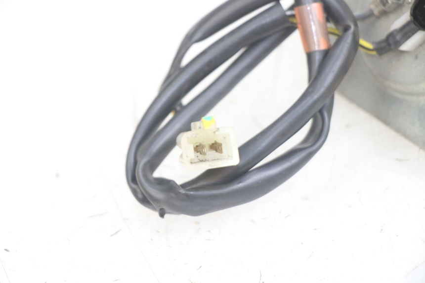 photo de INDICATORE LIVELLO CARBURANTE PIAGGIO MEDLEY 125 (2016 - 2023) - Altra angolazione