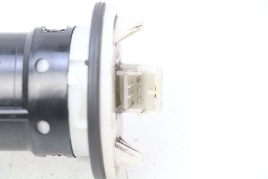 photo de INDICATORE LIVELLO CARBURANTE PIAGGIO MP3 LT 300 (2010 - 2016) - Primo piano tecnico