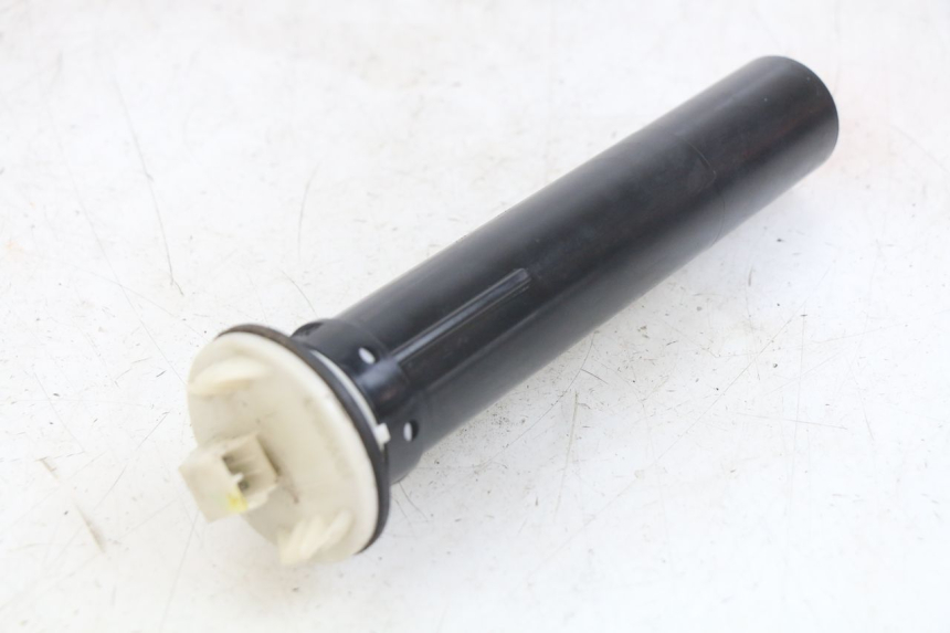 photo de INDICATORE LIVELLO CARBURANTE PIAGGIO MP3 LT 400 (2007 - 2012) - Primo piano tecnico