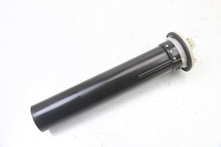 photo de INDICATORE LIVELLO CARBURANTE PIAGGIO MP3 LT 400 (2007 - 2012) - Altra angolazione