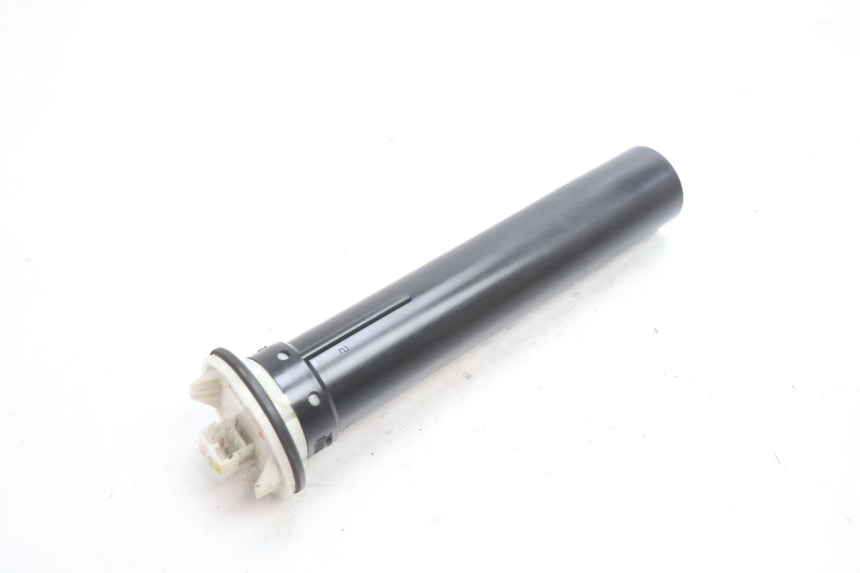 photo de INDICATORE LIVELLO CARBURANTE PIAGGIO MP3 LT 400 (2007 - 2012) - Primo piano tecnico