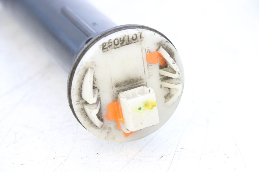 photo de INDICATORE LIVELLO CARBURANTE PIAGGIO MP3 RL 250 (2006 - 2010) - Zoom sullo stato d'uso