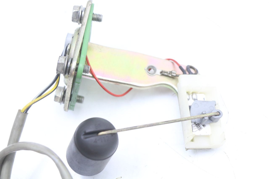 photo de INDICATORE LIVELLO CARBURANTE PIAGGIO NEW TYPHOON 50 (2018 - 2021) - Primo piano tecnico