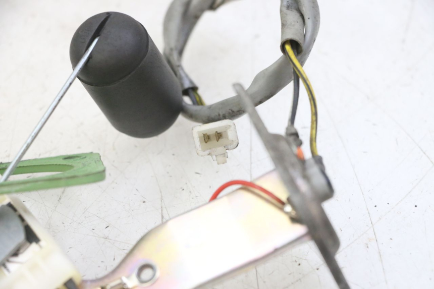 photo de INDICATORE LIVELLO CARBURANTE PIAGGIO NEW TYPHOON 50 (2018 - 2021) - Zoom sullo stato d'uso