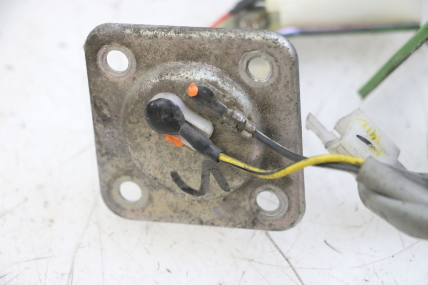 photo de INDICATORE LIVELLO CARBURANTE PIAGGIO NEW TYPHOON 50 (2018 - 2021) - Primo piano tecnico