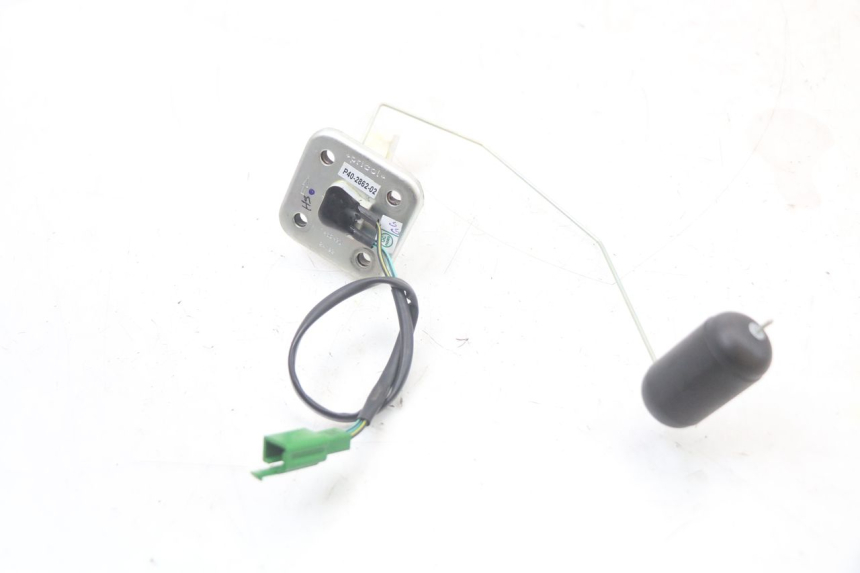 photo de SERBATOIO GALLEGGIANTE ROYAL ENFIELD CONTINENTAL GT 650 (2019 - 2024) - Zoom sullo stato d'uso