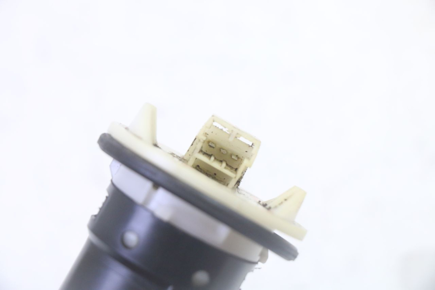 photo de INDICATORE LIVELLO CARBURANTE GILERA RUNNER SP 50 (2009 - 2017) - Zoom sullo stato d'uso