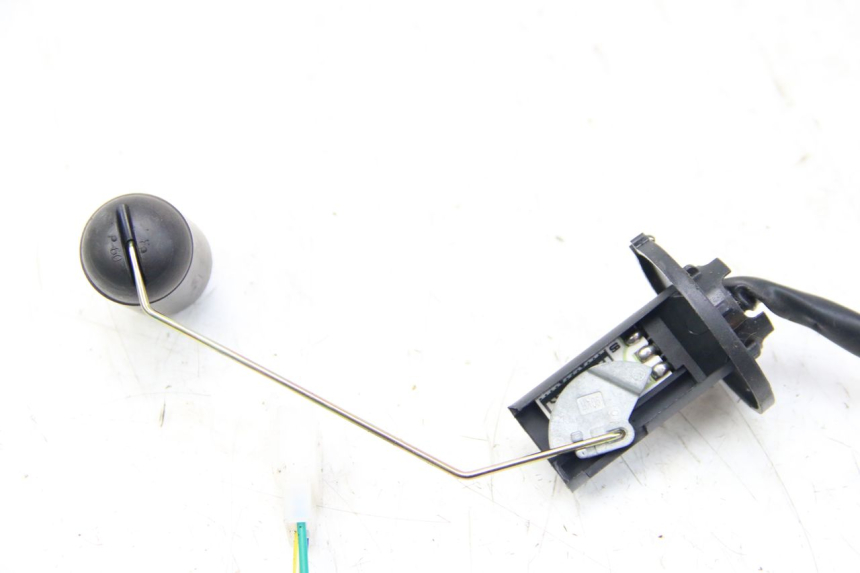 photo de INDICATORE LIVELLO CARBURANTE JM MOTORS SANTANA 50 (2014 - 2023) - Altra angolazione