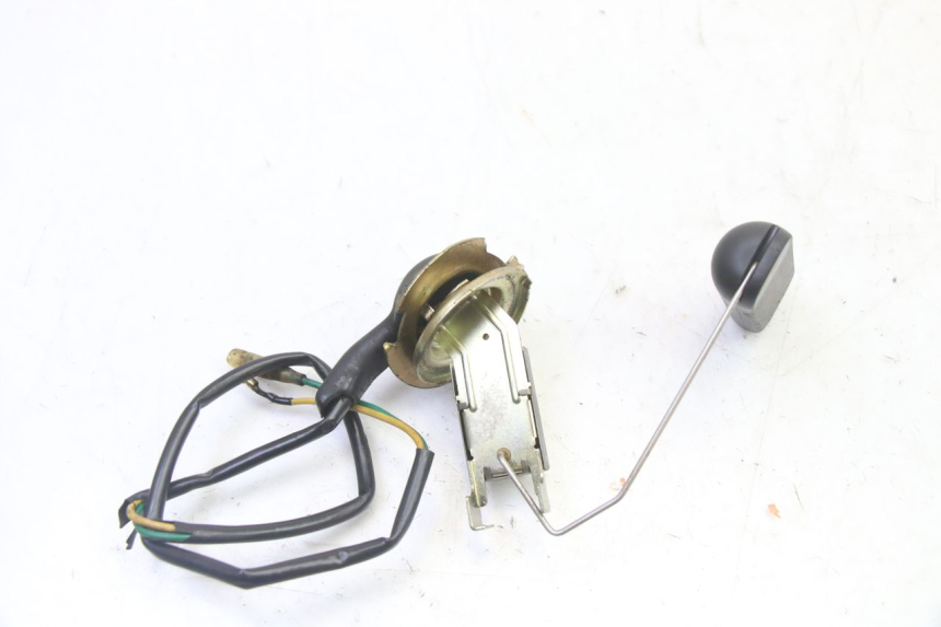 photo de MISURATORE DEL LIVELLO DEL CARBURANTE PEUGEOT SPEEDAKE 50 (1995 - 1997) - Zoom sullo stato d'uso