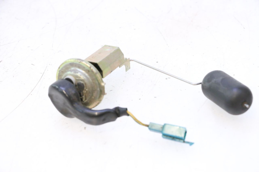 photo de INDICATORE LIVELLO CARBURANTE PEUGEOT SPEEDFIGHT LC 50 (1996 - 2002) - Altra angolazione
