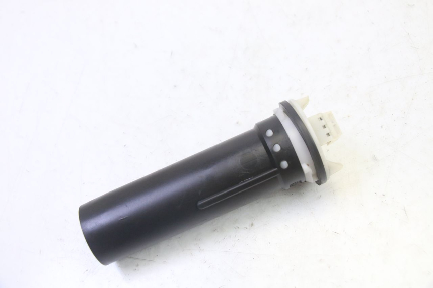 photo de SERBATOIO GALLEGGIANTE APRILIA SR R 2T LC 50 (2018 - 2021) - Altra angolazione