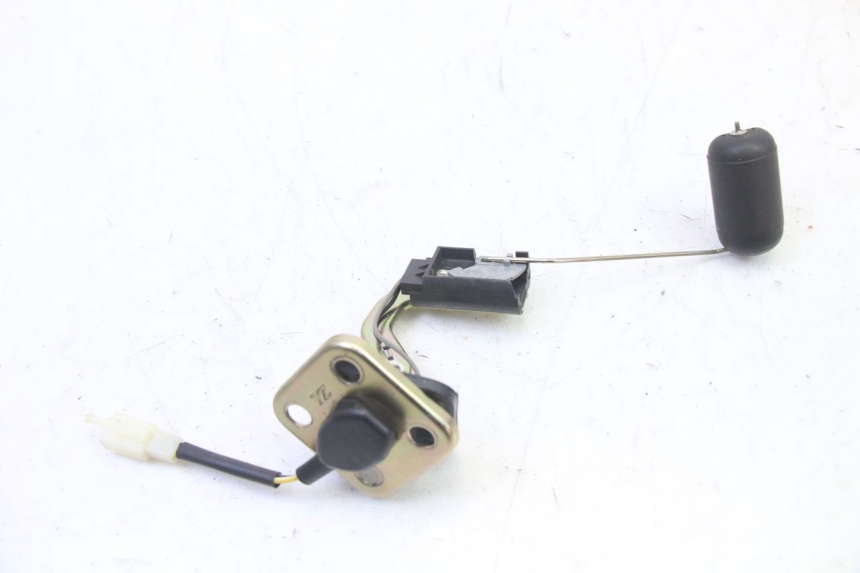 photo de SERBATOIO GALLEGGIANTE PEUGEOT STREETZONE I NAKED 2T 50 (2018 - 2020) - Zoom sullo stato d'uso