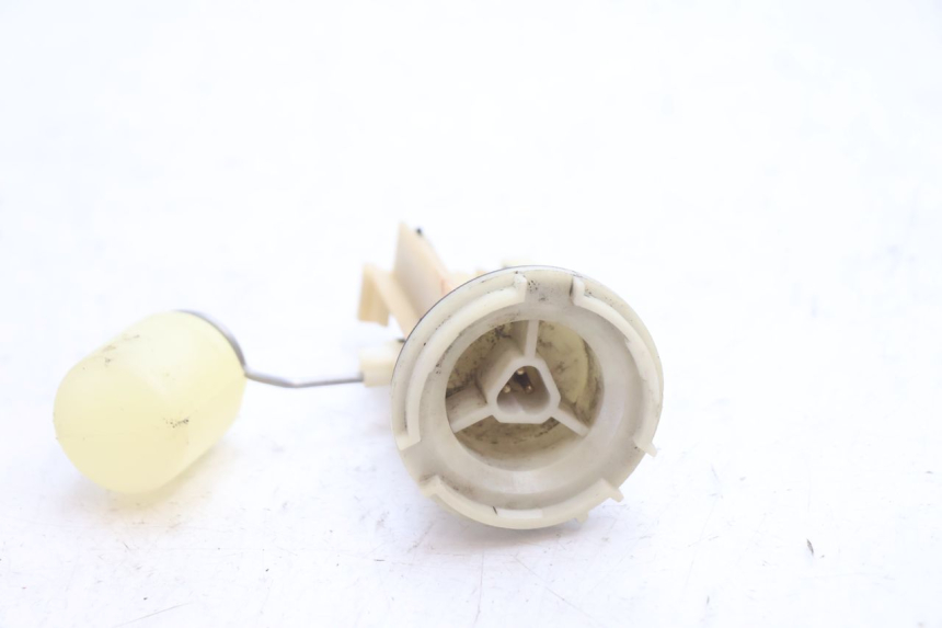 photo de INDICATORE LIVELLO CARBURANTE PEUGEOT TREKKER 50 (1995 - 2004) - Altra angolazione