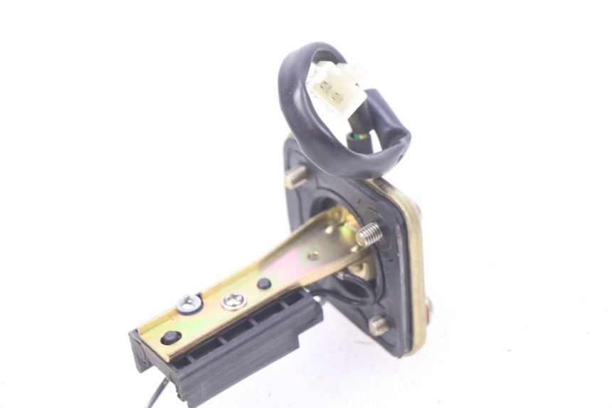 photo de Livello serbatoio carburante PEUGEOT TWEET ACTIVE 4T 50 (2018 - 2022) - Altra angolazione