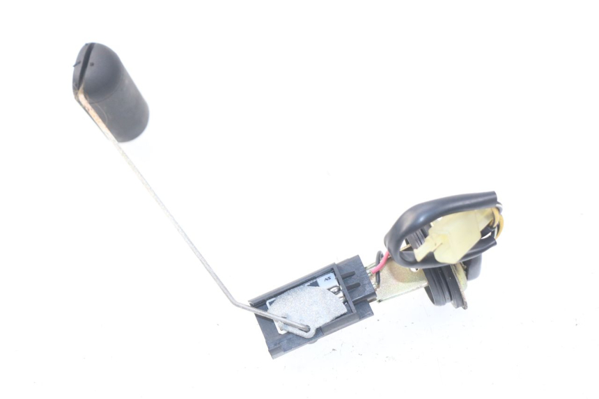 photo de Livello serbatoio carburante SUZUKI UC EPICURO 125 (1999 - 2003) - Zoom sullo stato d'uso