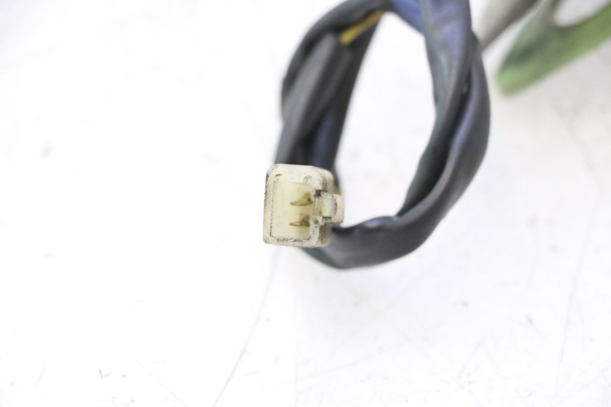 photo de INDICATORE LIVELLO CARBURANTE PIAGGIO VESPA PRIMAVERA 2T 50 (2013 - 2018) - Dettagli dei punti di fissaggio