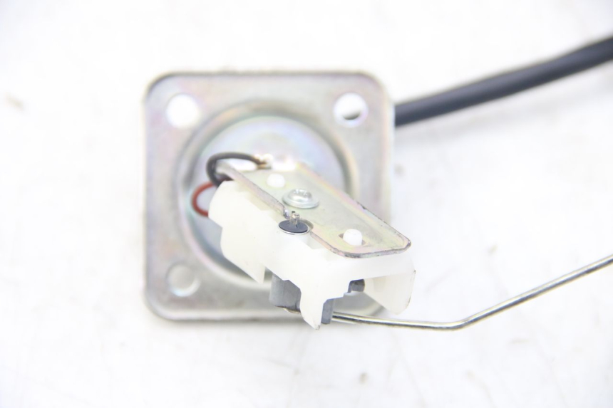 photo de INDICATORE LIVELLO CARBURANTE PIAGGIO VESPA SPRINT 2T 50 (2014 - 2018) - Altra angolazione