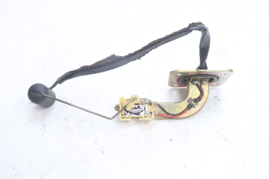 photo de INDICATORE LIVELLO CARBURANTE HONDA VFR FI RC46 800 (1998 - 2001) - Primo piano tecnico