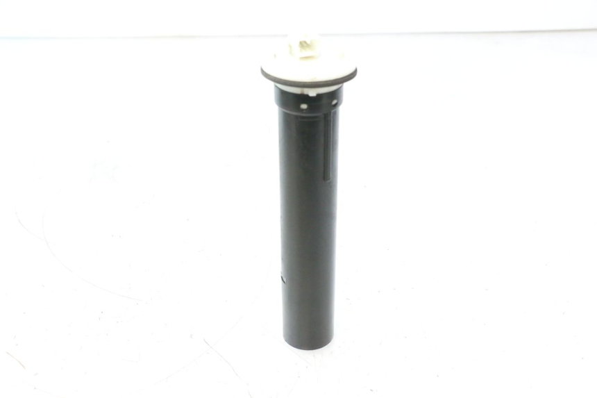 photo de SERBATOIO GALLEGGIANTE PIAGGIO X8 STREET 125 (2006 - 2007) - Altra angolazione