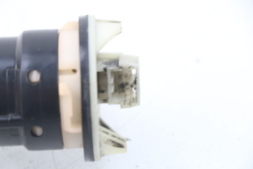 photo de INDICATORE LIVELLO CARBURANTE PIAGGIO X8 125 (2004 - 2007) - Zoom sullo stato d'uso