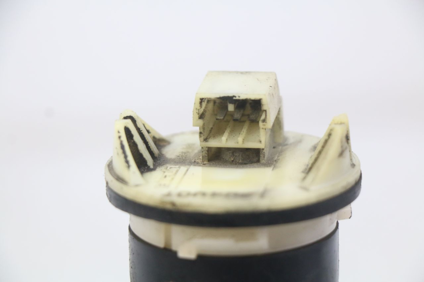 photo de INDICATORE LIVELLO CARBURANTE PIAGGIO X8 125 (2004 - 2007) - Altra angolazione