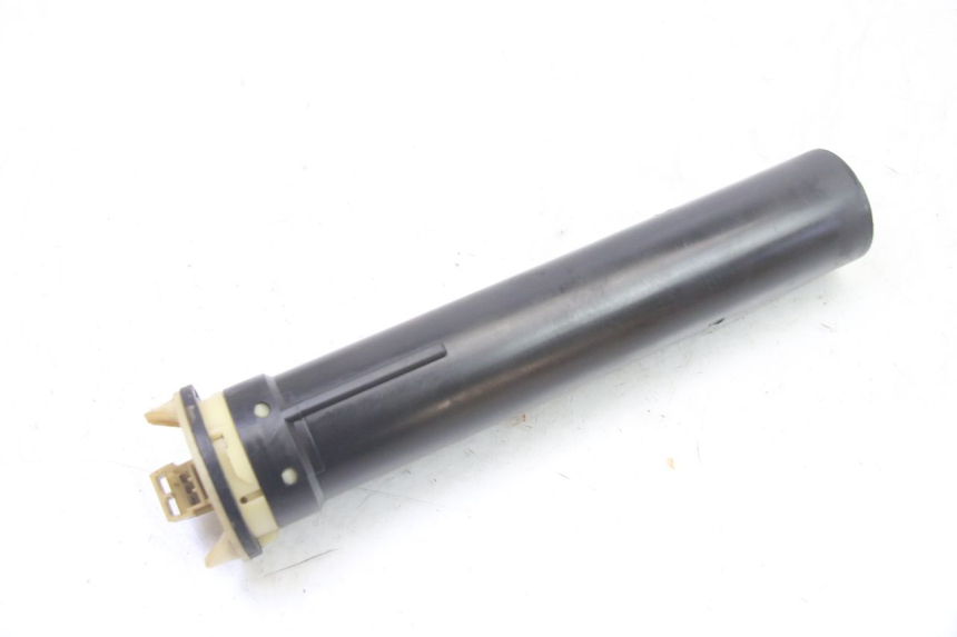 photo de INDICATORE LIVELLO CARBURANTE PIAGGIO X9 EVOLUTION 125 (2003 - 2007) - Primo piano tecnico