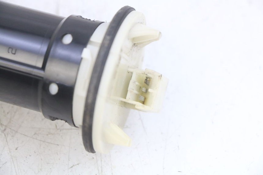 photo de INDICATORE LIVELLO CARBURANTE PIAGGIO XEVO - X EVO 125 (2007 - 2017) - Primo piano tecnico