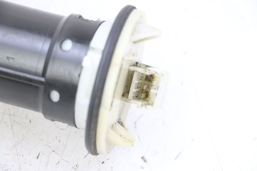 photo de INDICATORE LIVELLO CARBURANTE PIAGGIO XEVO - X EVO 125 (2007 - 2017) - Altra angolazione